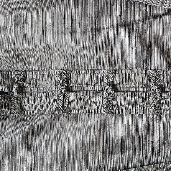 Chico's Design 100% Silk Textured Gray Women's Top Size 2 (12) - Picture 3 of 10